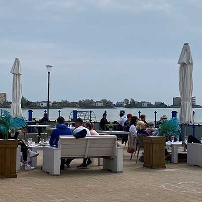 terrassen-strand-makkum